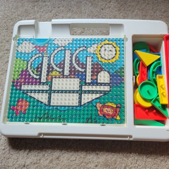 Playskool Creative Shapes Pegboard Activity Desk #2051 Learning Kid Toy 1994 - Picture 1 of 7